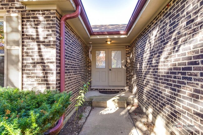 Photo - 920 Lee Ct