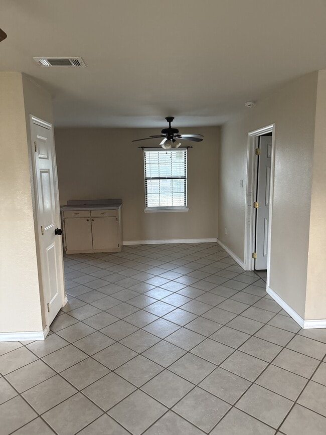 Photo - 220 Nichols Dr