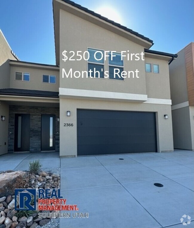 Building Photo - Townhome in South Desert