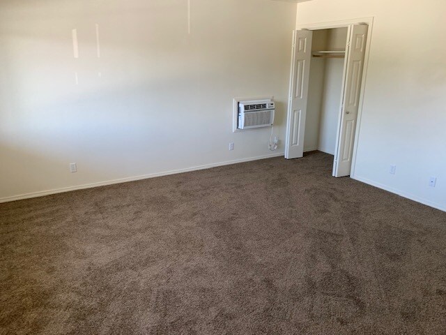 Photo - Russell Square Apartments