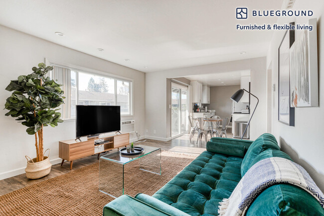Building Photo - 465 Calderon Ave Rental