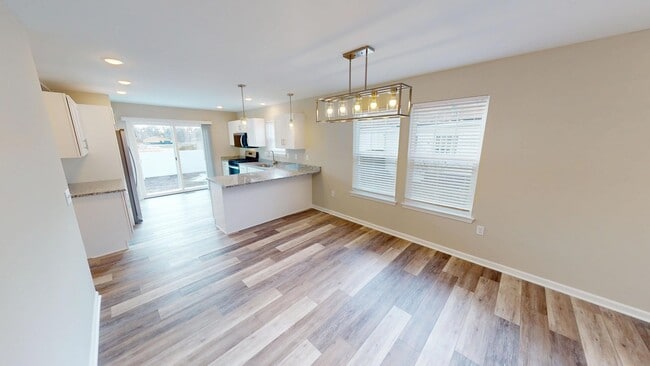 Photo - 513 St George St