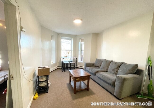 Building Photo - 90 Hammond St Unit 4 Rental