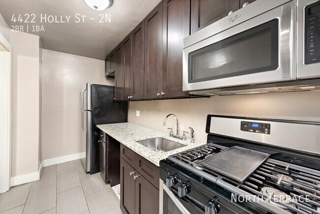 Building Photo - 4422 Holly St Unit 2N Rental