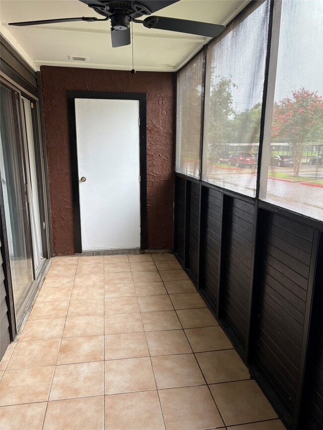 Photo - 3055 Walnut Bend Ln Unidad 13