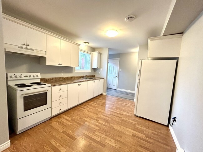 Photo - 19 Martin & Doyles Ln Unit A