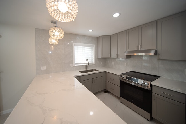 Photo - 98-179 Kauhihau Pl Unit Up 2