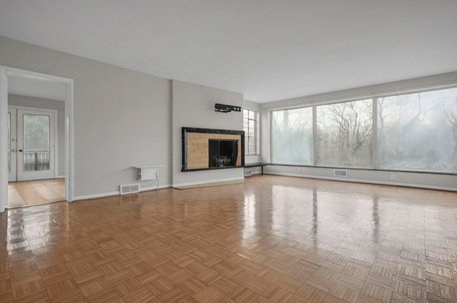 Photo - 2731 Charing Rd