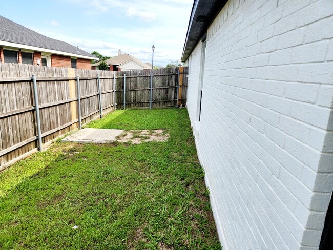 Photo - 720 Mackenzie Dr