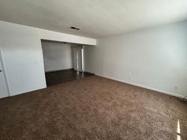 Affordable 3 bedroom 2 bath Apartment - Affordable 3 bedroom 2 bath Apartment