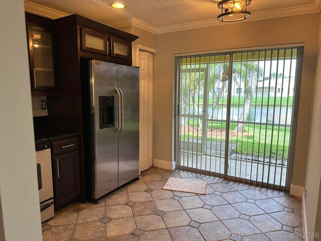 Photo - 1044 Arezzo Cir