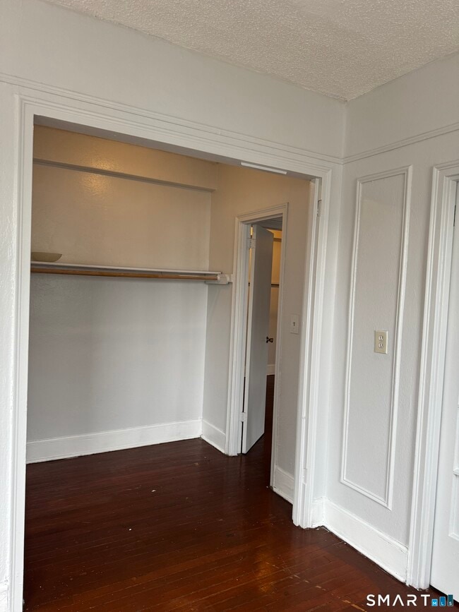 Photo - 144 Grove St Unidad 208