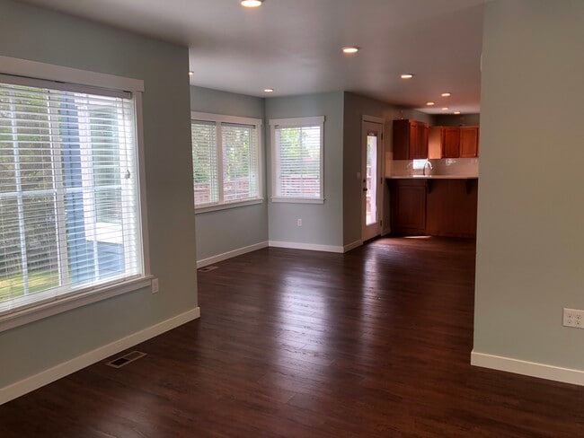 Photo - 805 NW Fisk St Unit 805