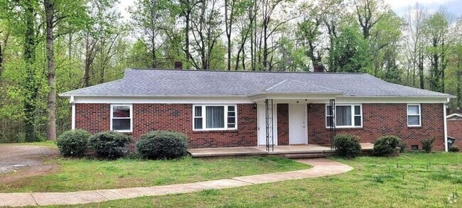 Building Photo - 2BD/1BA Duplex Rental