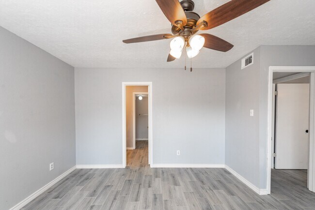 Photo - 3323 Silverside Dr