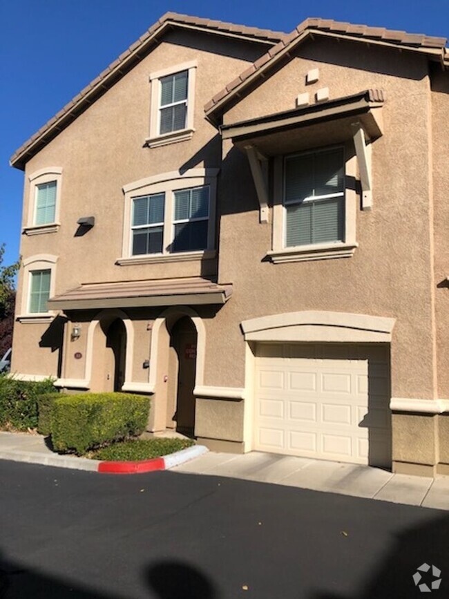 Building Photo - Desirable Natomas Condo - 2 bd 2 bth + Loft