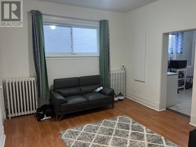 Photo - 277 Bronson Ave