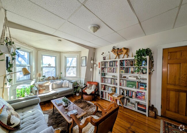 Building Photo - 371 Windsor St Unit 1 Rental