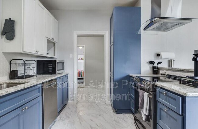 Photo - 1031 W Gramercy Pl