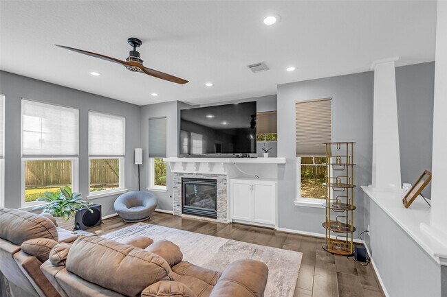 Photo - 26 Scarlet Woods Ct