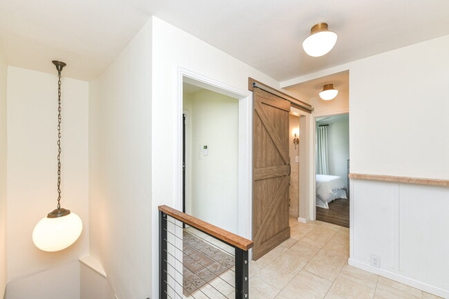 Photo - 5939 Gladden Dr