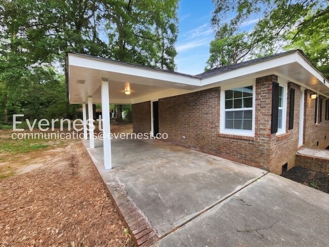 Photo - 908 Hickory Dr