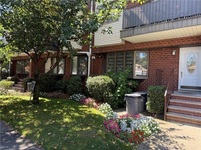Building Photo - 2812 E 27th St Rental