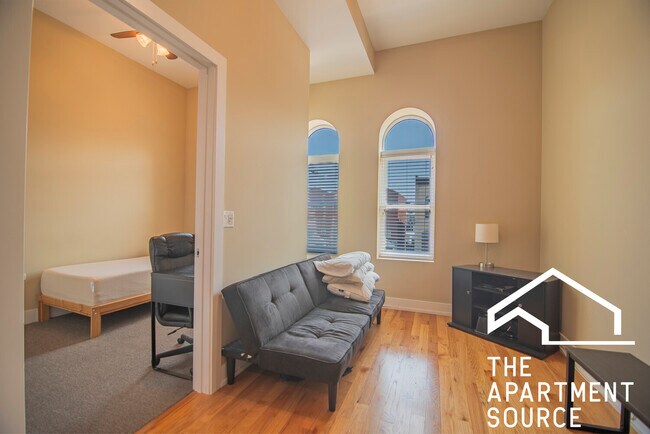 Photo - 3138 S Indiana Ave Unit 206