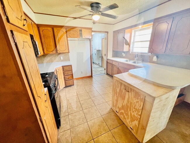 508 SW 10th St