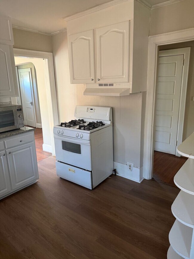 Photo - 3 bedroom, 1 bathroom house on Central Ave