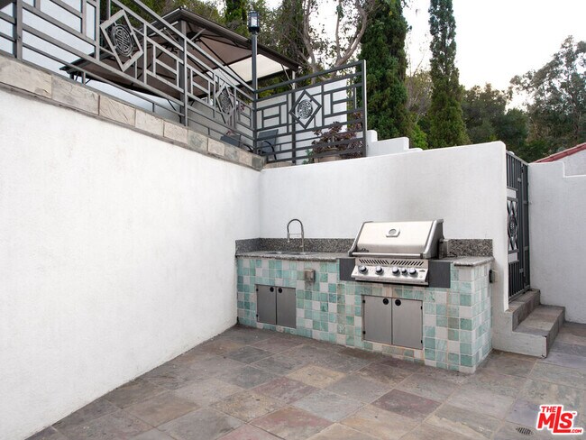 Photo - 3971 Fredonia Dr