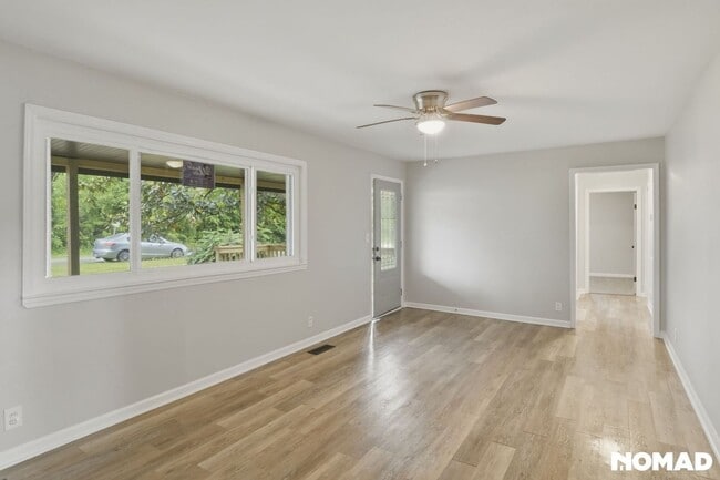 Photo - 1322 W Sherry Dr