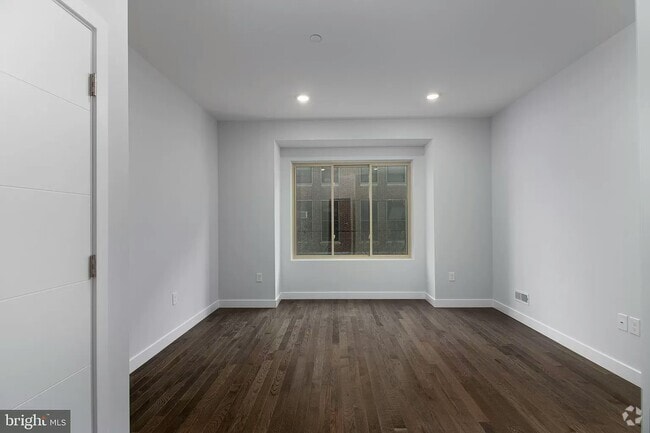 Building Photo - 2016 N Franklin St Rental