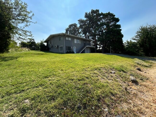 Photo - 2411 S Lyle St Unidad 2411 S Lyle Street