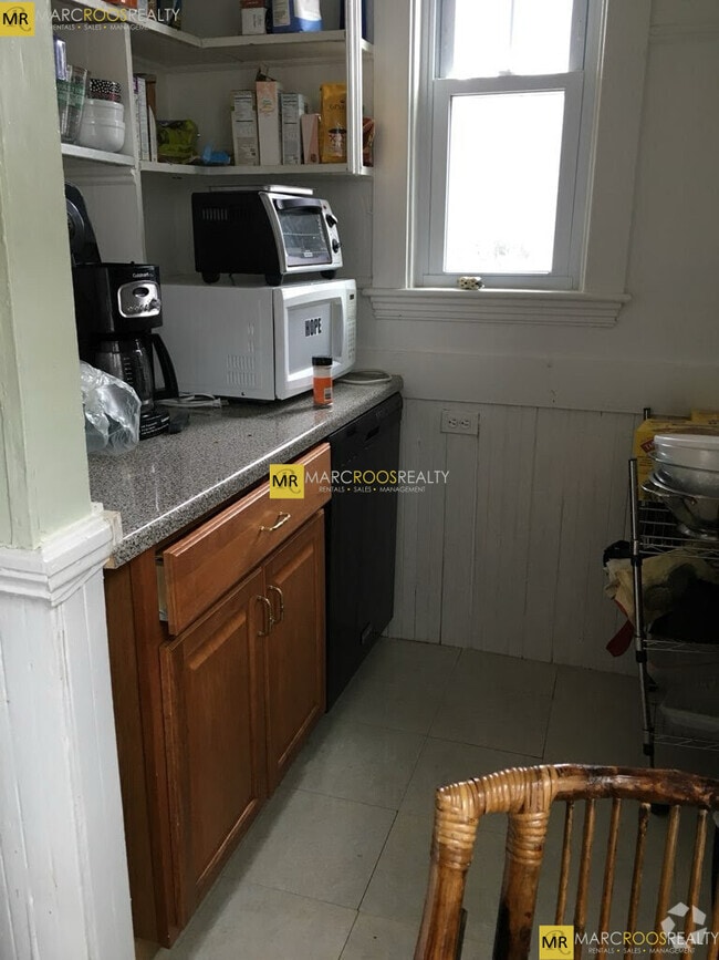 Building Photo - 106 W Adams St Unit 1 Rental