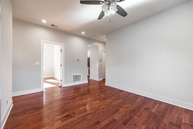 Photo - 1153 W Lunt Ave Unit 1153-3