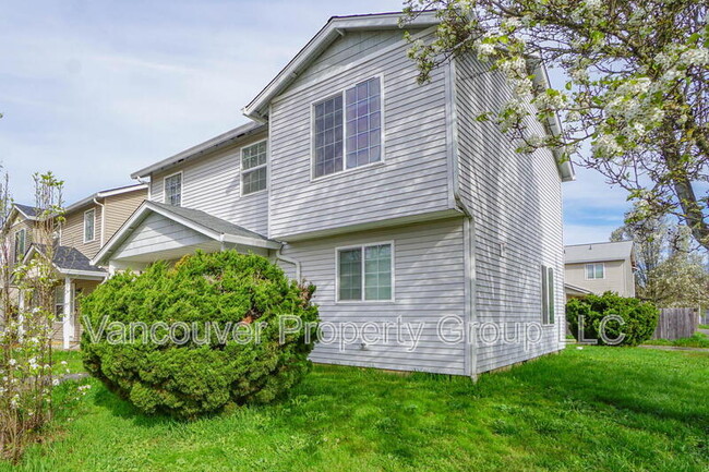 Photo - 1100 W 30th St