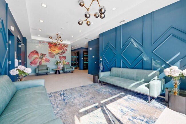 Moderno - NOHO West