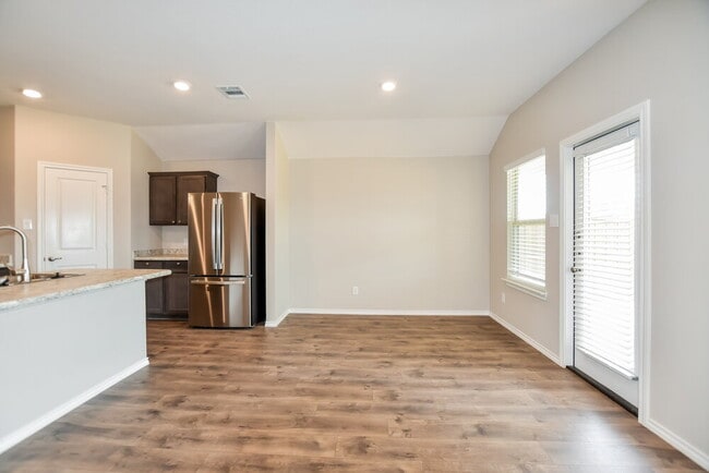 3012 Dexter Ct