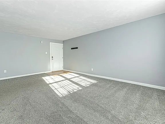 Photo - 5900 Babcock Blvd Unit Apt 37