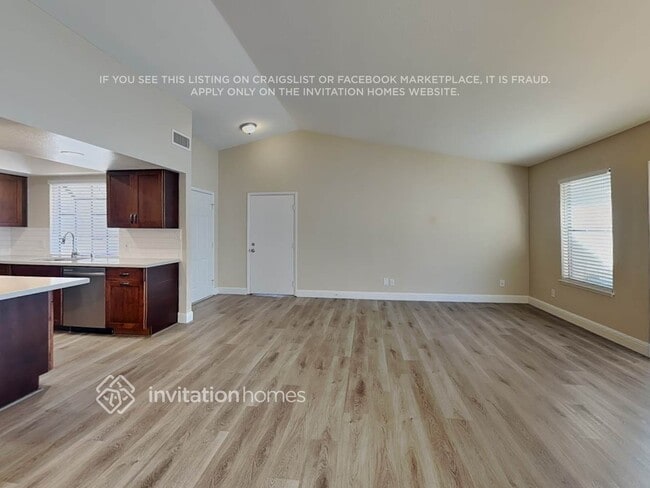 Photo - 8428 Mulcahy Ave