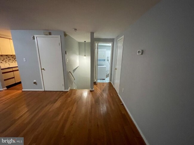 Photo - 9815 Hellingly Pl