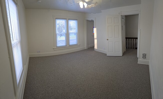 Photo - 839 W Walworth Ave