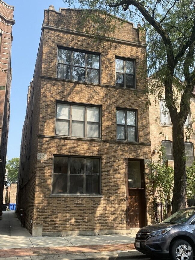 Building Photo - 1418 W Lexington St Unit 2F Rental