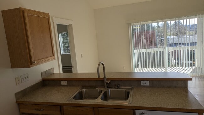 Photo - 1101 Bonneville Ave Unidad B203