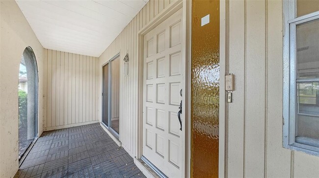 Photo - 515 Rousseau Dr