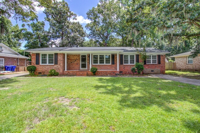 Building Photo - 816 E Estates Blvd Rental