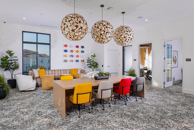 Private and Open Spaces in the Wi-Fi Room