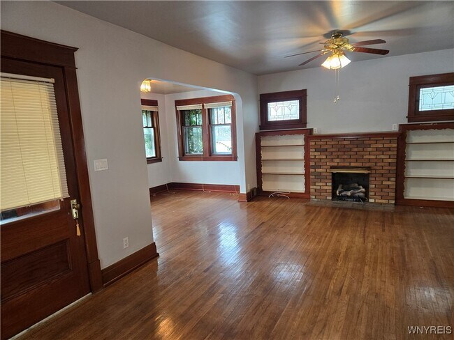 Photo - 137 Commonwealth Ave