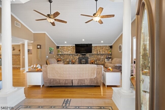 Photo - 261 Old York Rd